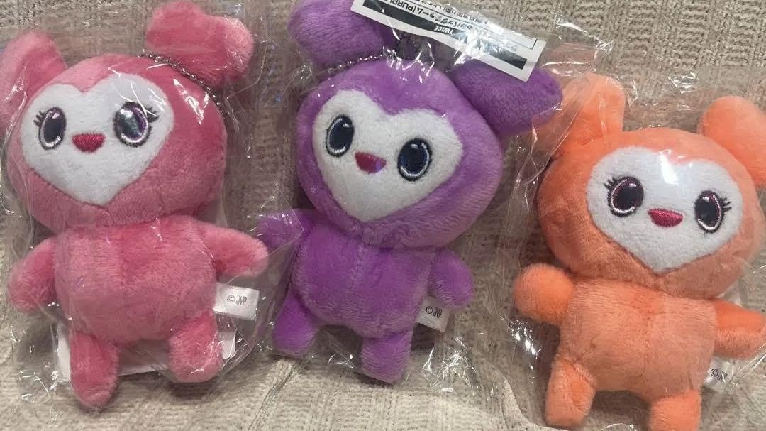 Amazon.co.jp: twice ラブリー 初期 ぬいぐるみ バッグチャーム セット