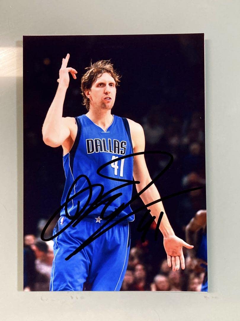 ダーク・ノヴィッキー直筆サイン入り2Lサイズ写真… ダーク・ノ