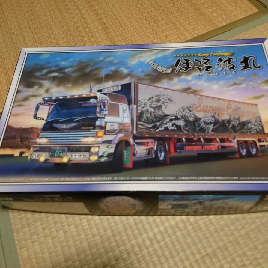 Amazon.co.jp: アオシマ 1/32 大型デコトラ 伊呂波丸 : おもちゃ