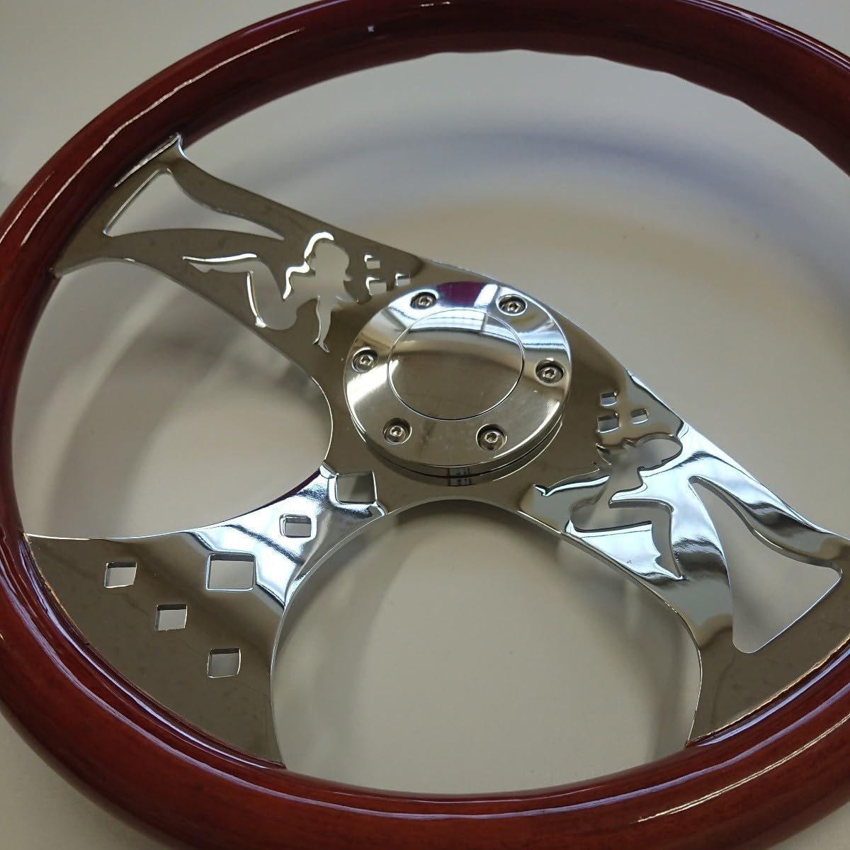 Amazon.co.jp: シンディ クロームレディウッドステアリング デコトラ