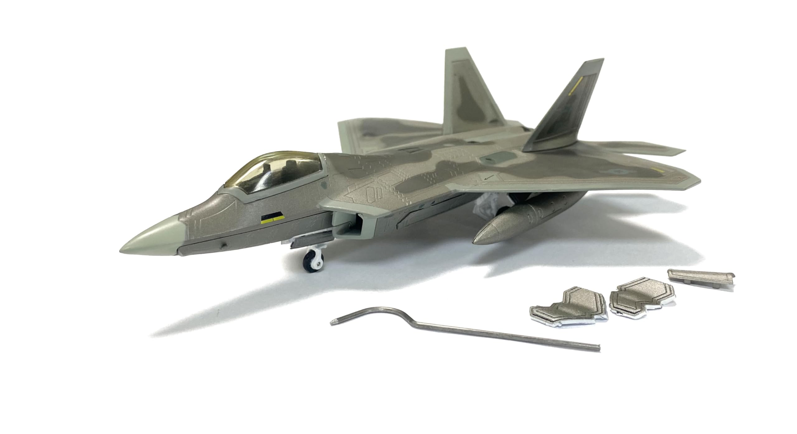 Amazon.co.jp: USAF F-22 ラプター 1/100 ダイキャスト航空機モデル