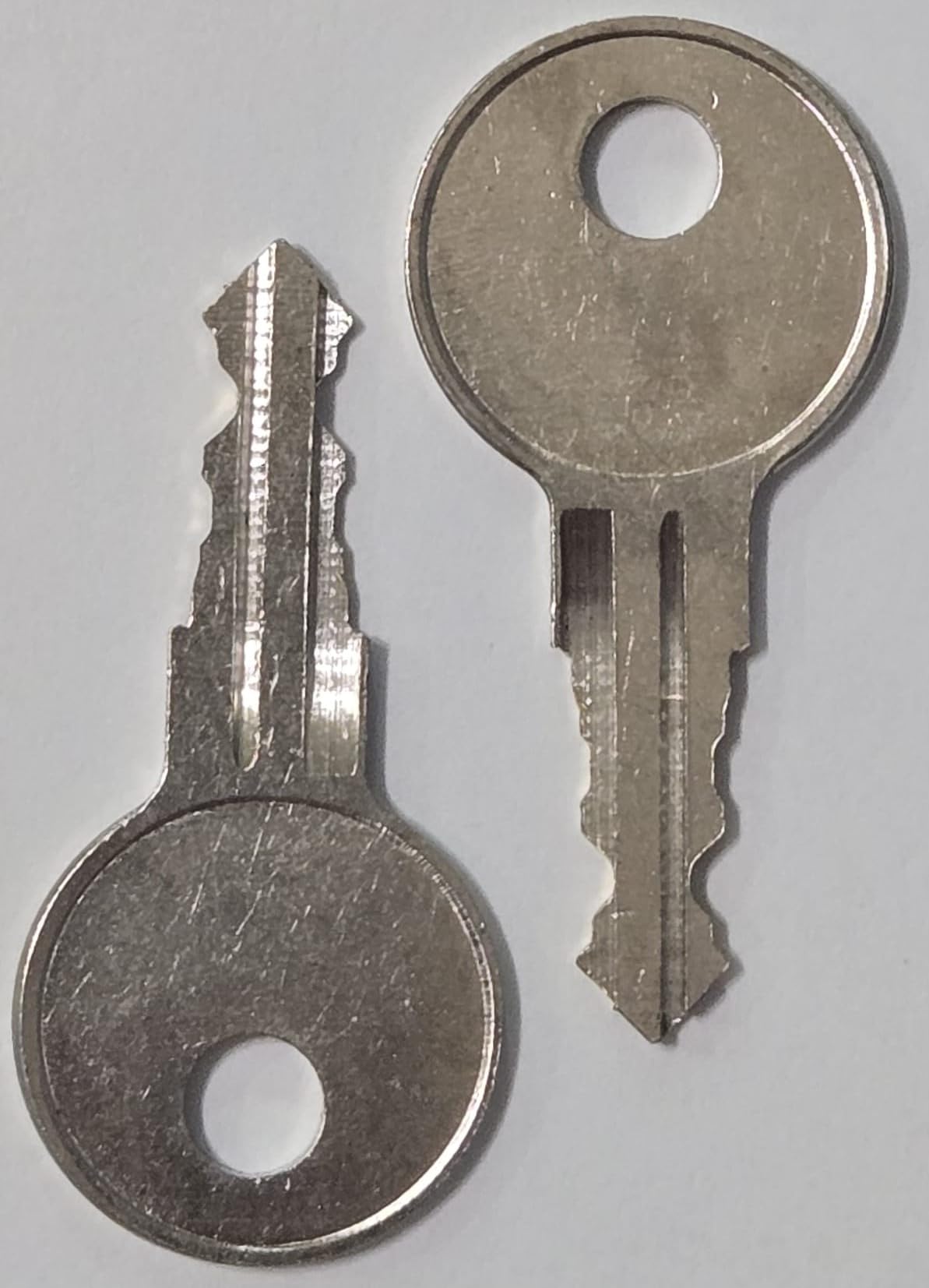 Amazon.com: Pair of 2 Replacement Keys Cut to Key Code H702D for