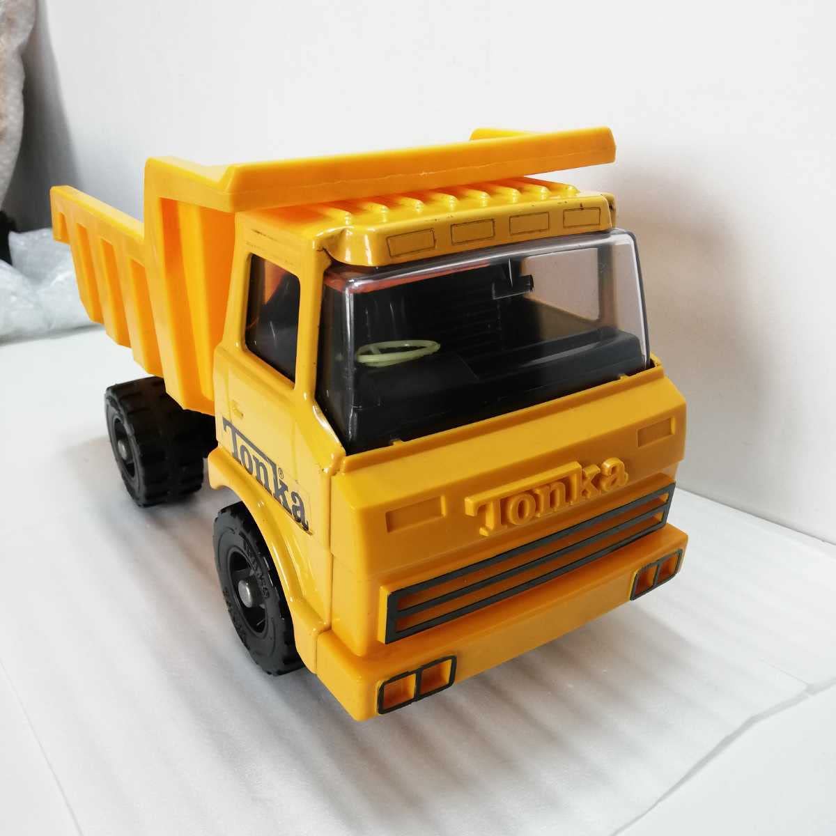 Amazon.co.jp: Tonka トンカ ダンプトラック 全長34cm 荷台可動