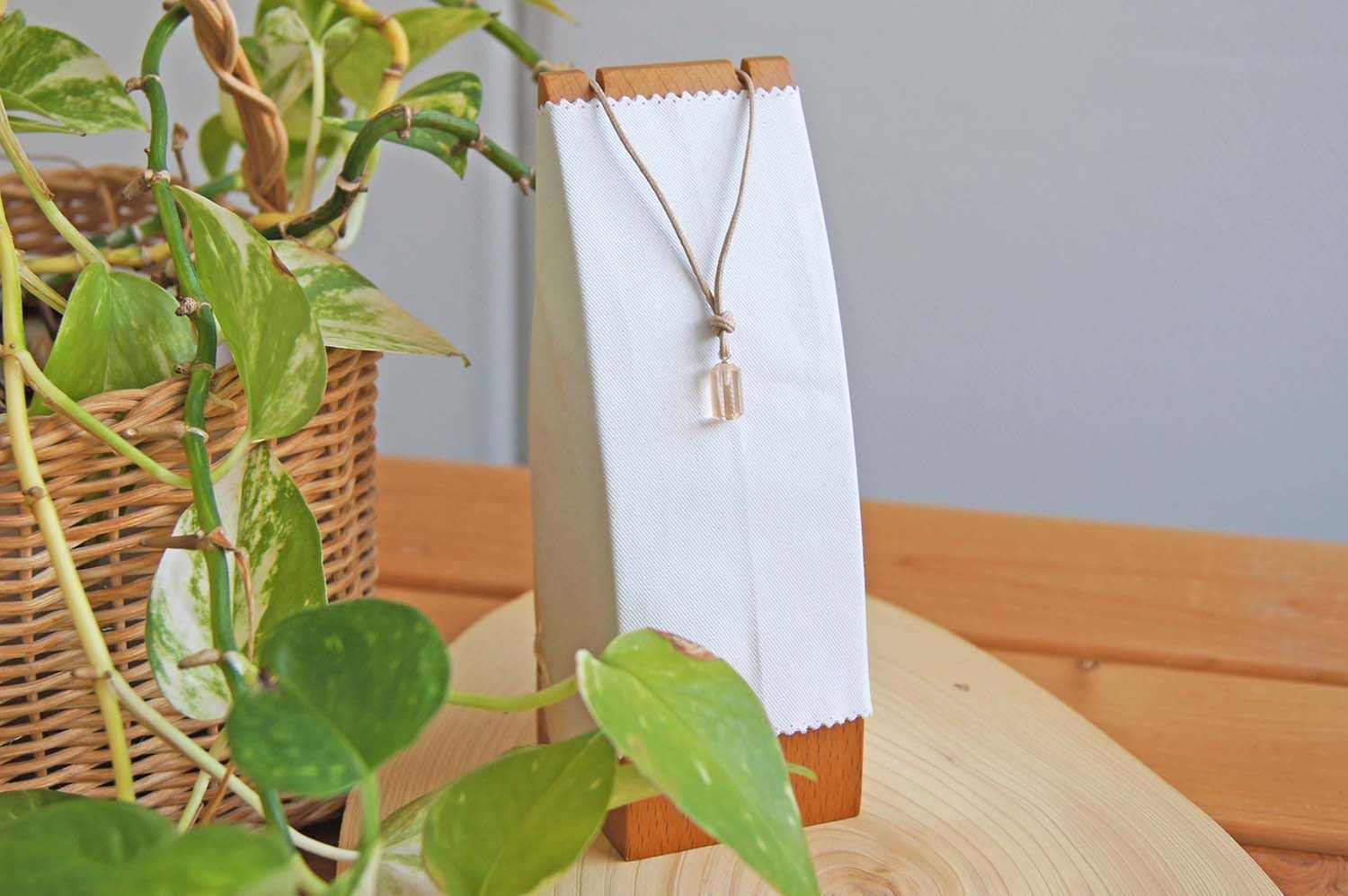 Amazon | 波動ペンダント『リバース(Rebirth)』 | ゼロシス | 磁気