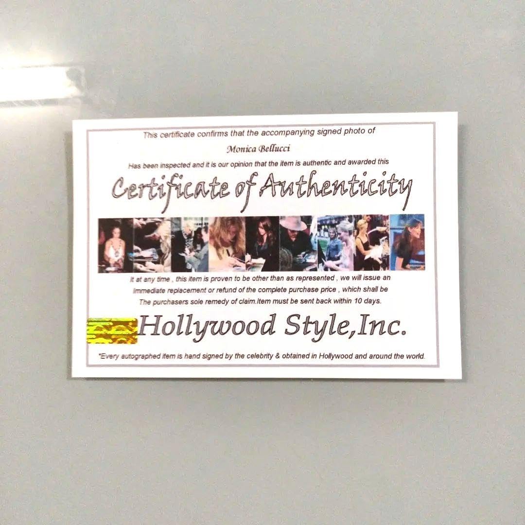 Amazon.co.jp: モニカ・ベルッチ直筆サイン入り大型写真…Monica