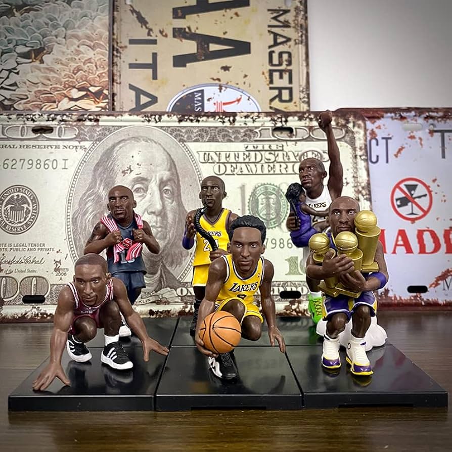 Amazon.co.jp: コービー・ブライアント 置物 バスケットボール