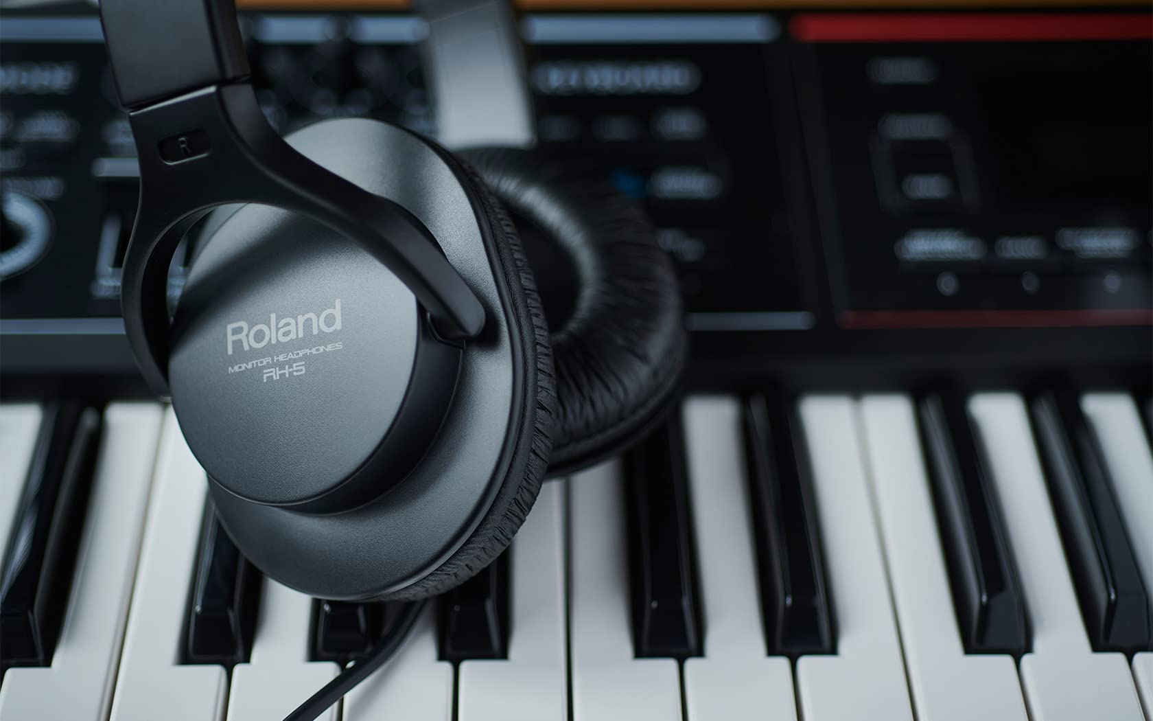 Amazon.com: Roland RH-5 Closed-Type Stereo Headphones Bundle with