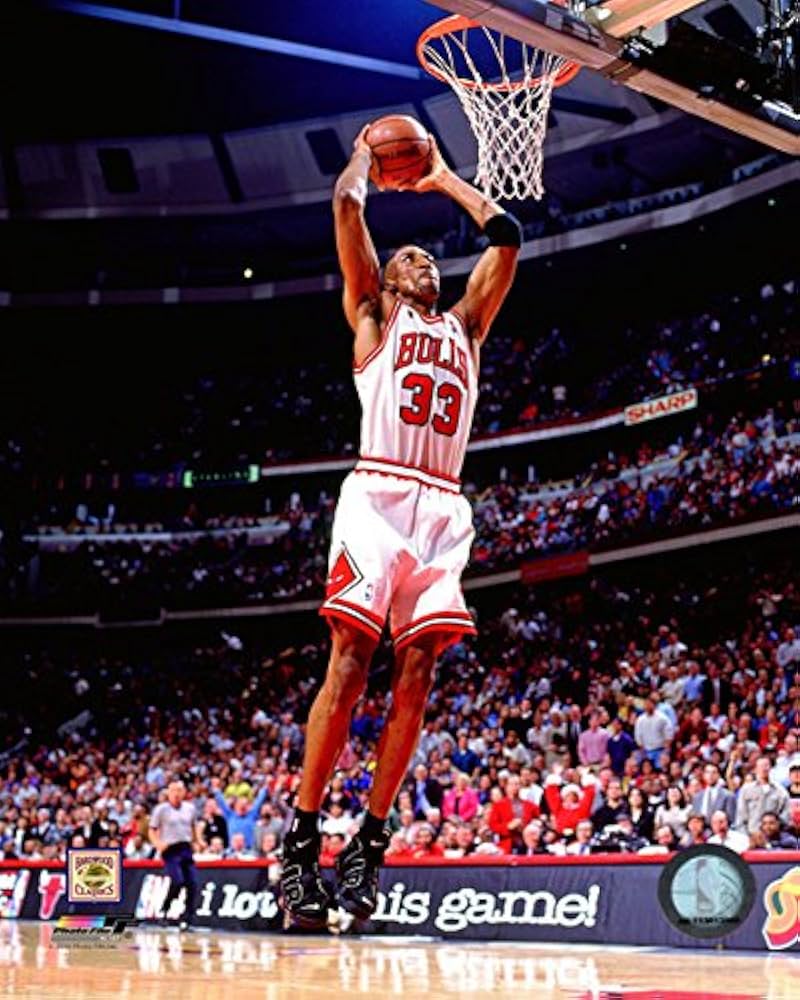 Amazon.co.jp: スコッティ・ピッペンシカゴブルズNBAアクション写真