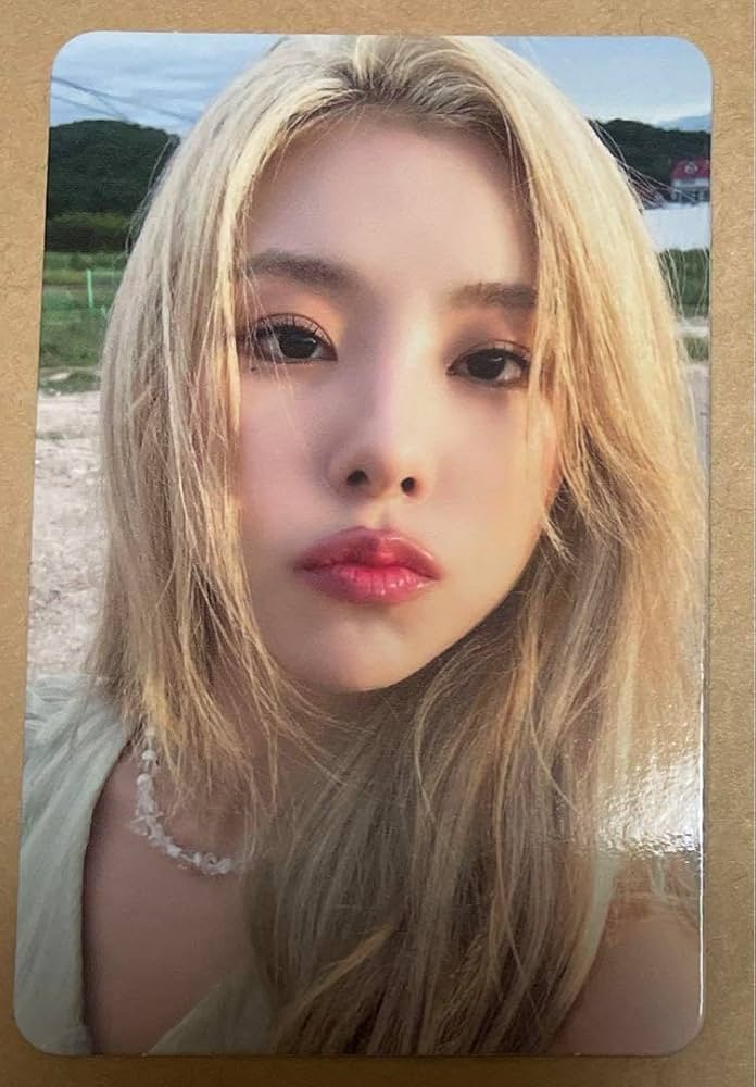 Amazon.co.jp: フィイン wheein IN the mood water ver. トレカ : おもちゃ