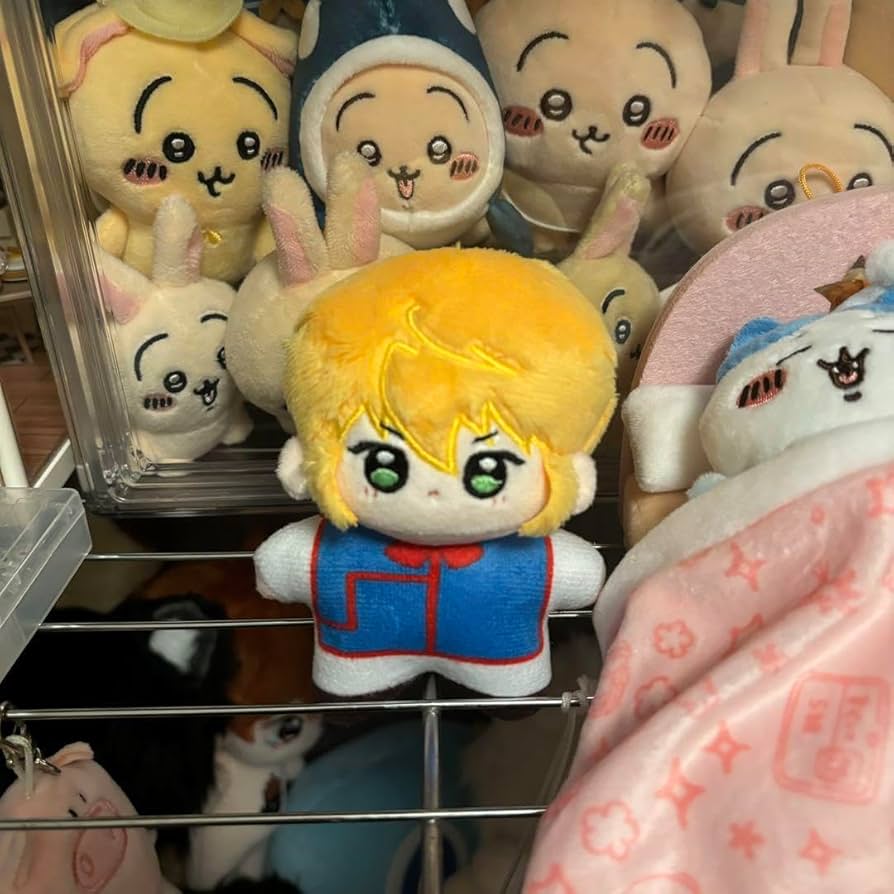 Amazon.co.jp: HUNTER×HUNTER クラピカ 10cm ぬいぐるみ : おもちゃ