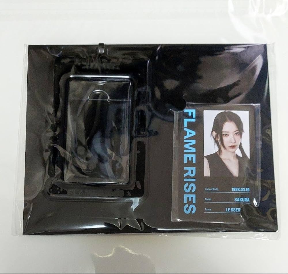 Amazon | Le Sserafim サクラ FLAME RISES ID CARD SET | 名札