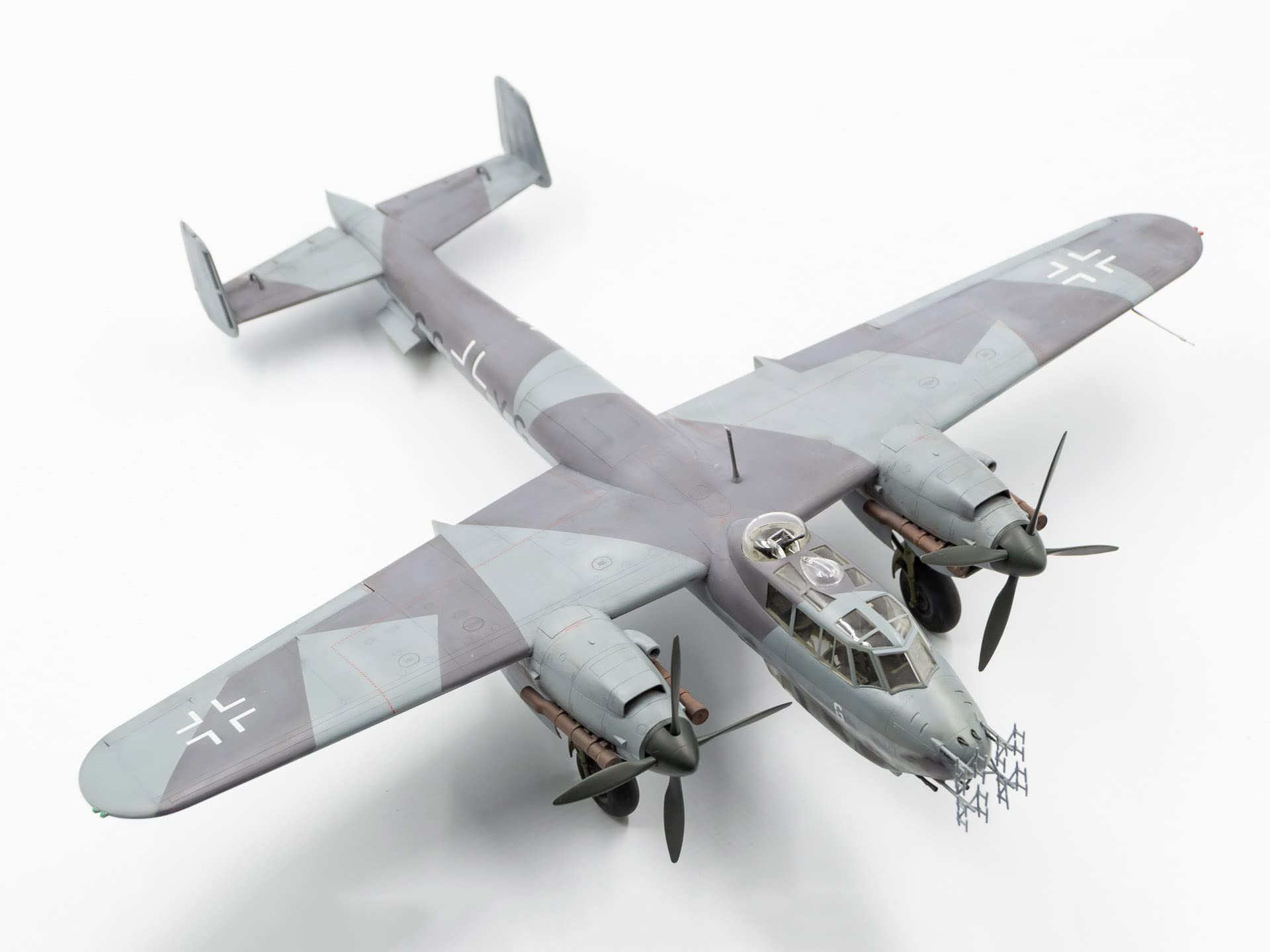 Amazon.com: ICM 48271 Plastic Airplane Model Do 217N-1, WWII