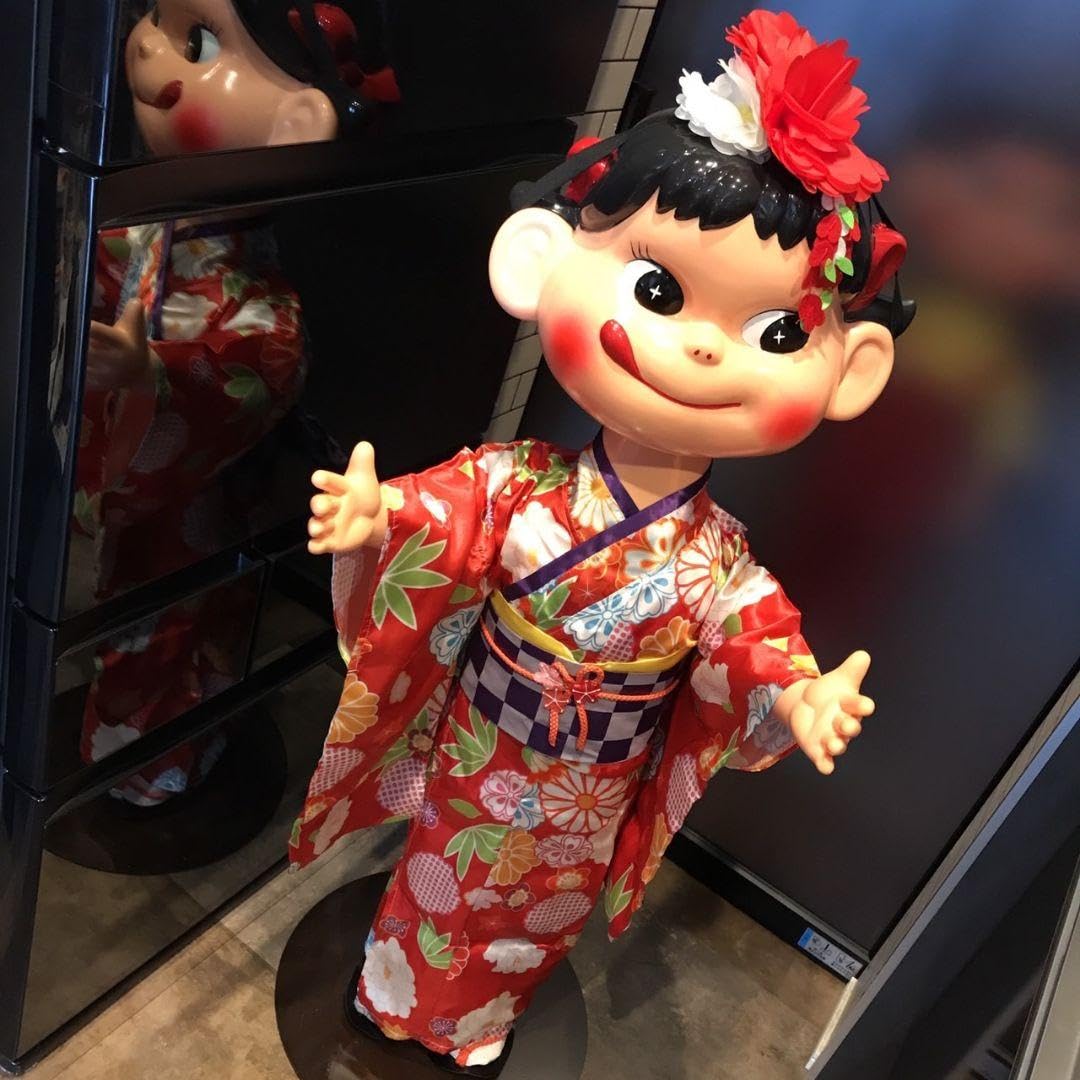 不二家 店頭ペコちゃん ほっぺの赤いペコちゃん 等身大 不二家 店頭