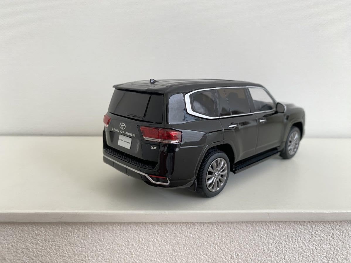 Amazon | ランドクルーザー 300 ZX ミニカー 1/30 カラーサンプル 202