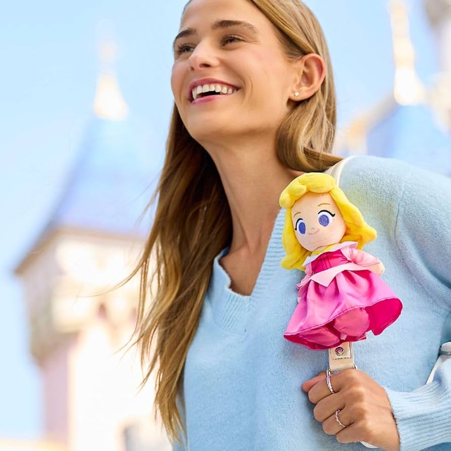 Amazon.co.jp: Disney Store ミニーマウス nuiMOs ぬいぐるみ - 刺繍