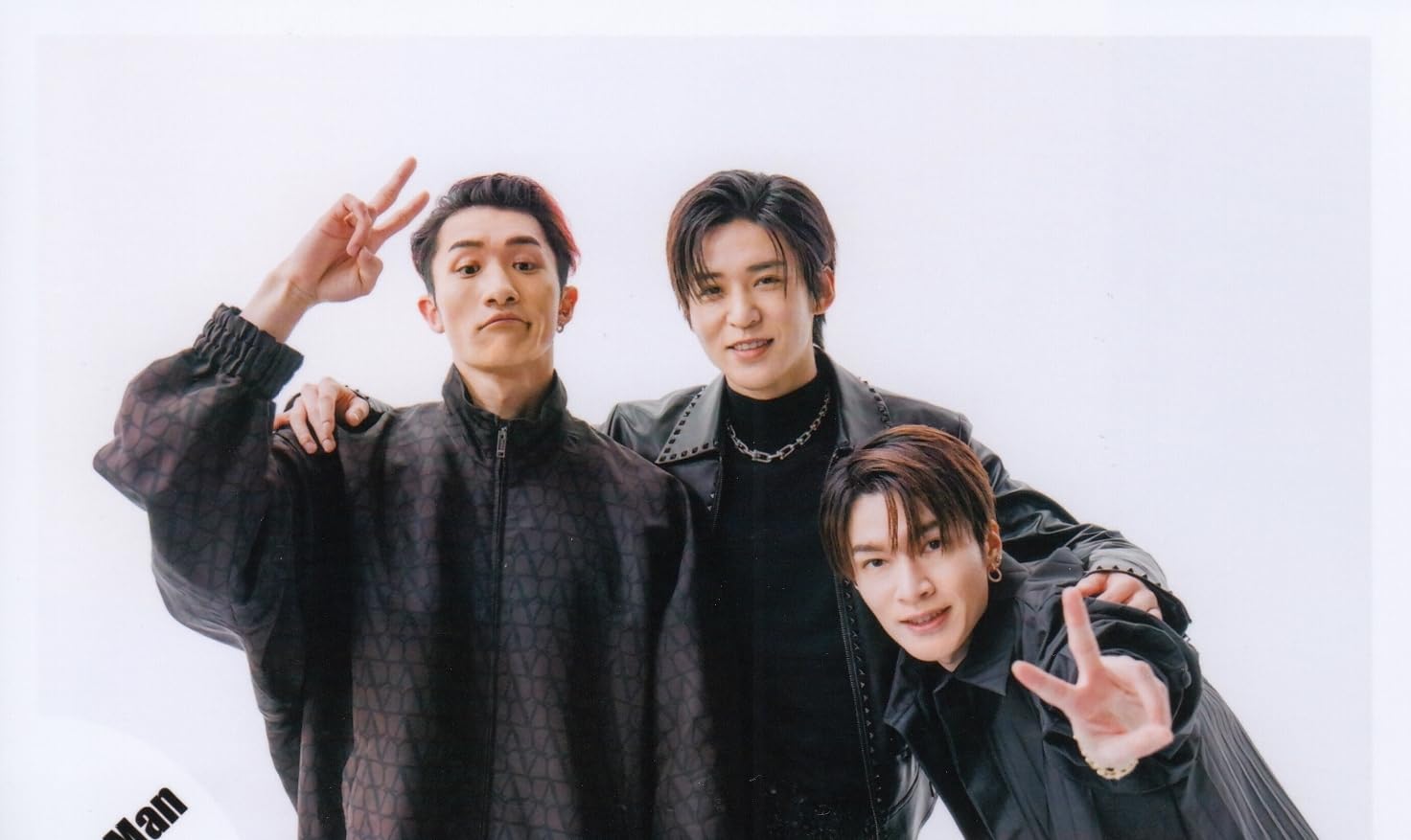 Amazon.co.jp: Snow Man 公式 生 写真（岩本照・目黒蓮・深澤辰哉