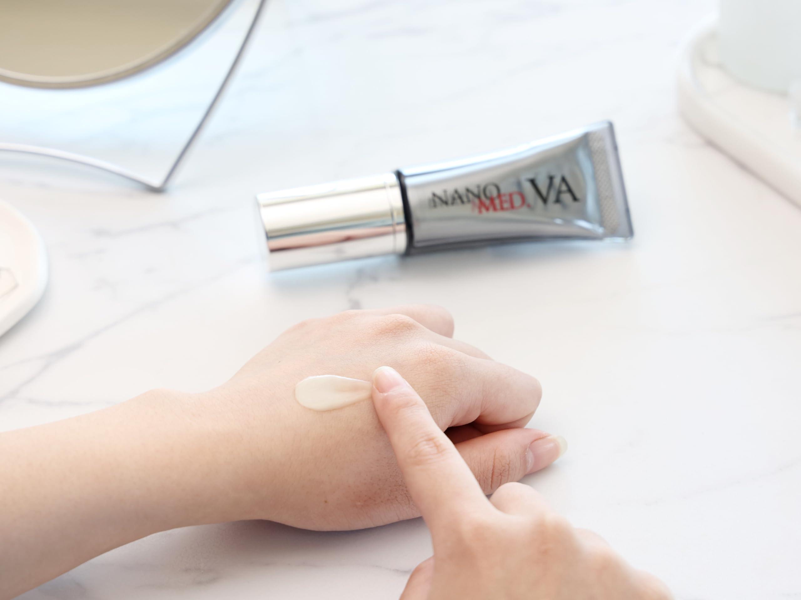 Amazon.co.jp: ナノメッドVAエッセンス(美容液) : ビューティー