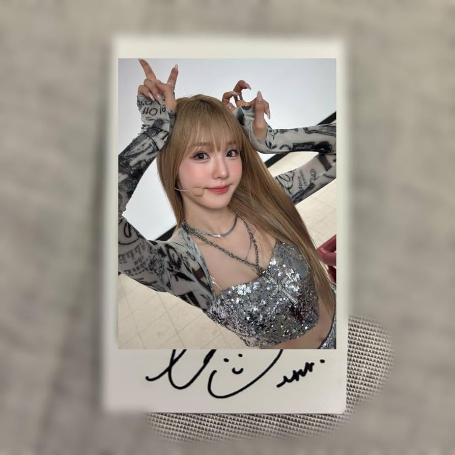 Amazon.co.jp: WOOAH ナナ 直筆サイン入り ポラロイド : おもちゃ