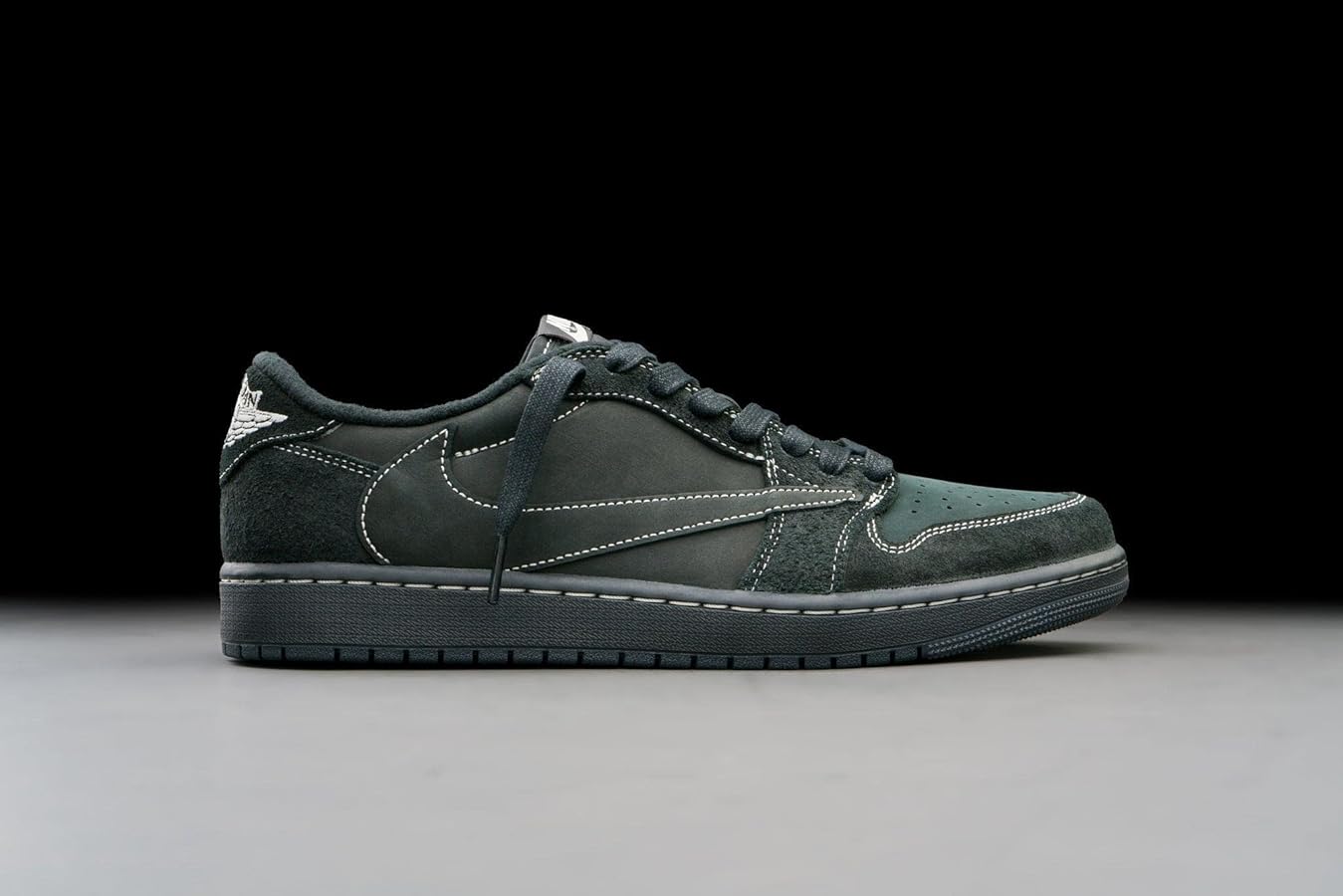 Men's) Air Jordan 1 Low OG SP x Travis Scott 'Phantom' : Amazon.ca