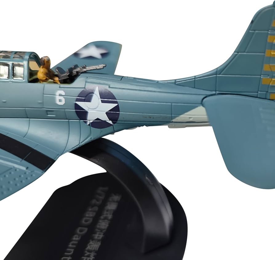 Amazon.co.jp: 第二次世界大戦SBDドーントレス潜水爆撃機飛行機モデル1