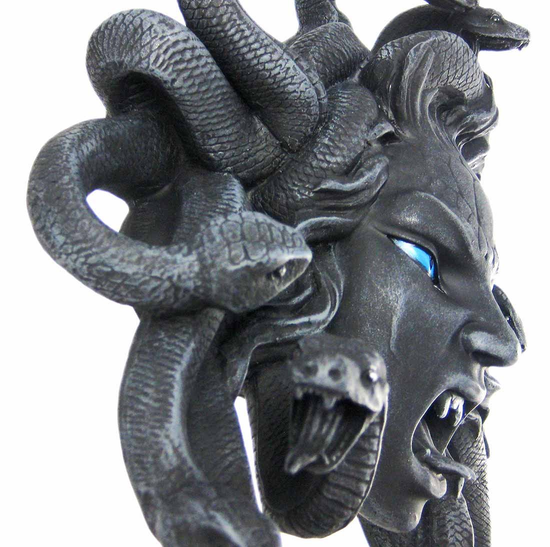 Amazon.co.jp: Pacific Giftware Things2Die4 Gruesome Medusa 壁掛け