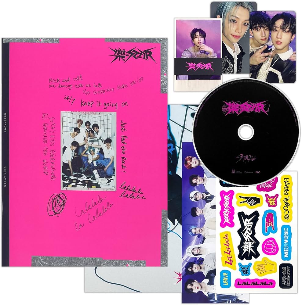 Amazon.co.jp: Stray Kids -樂-STAR (通常盤 - ROCK Ver.) Photobook +