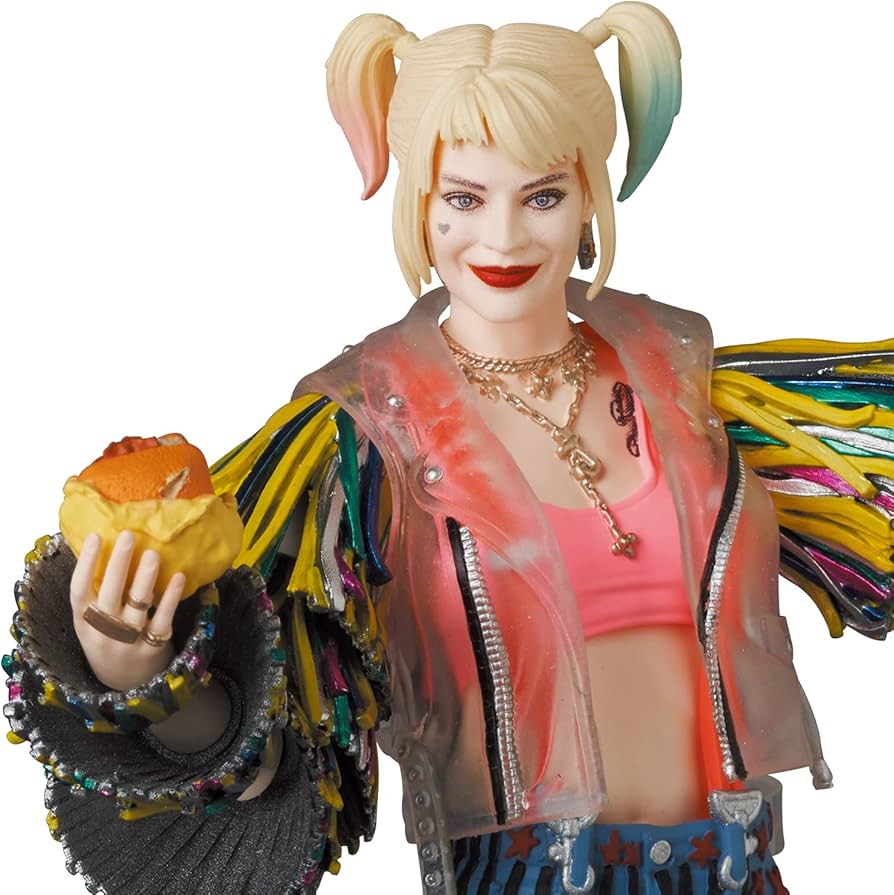 Amazon.com: Medicom Birds of Prey: Harley Quinn (Caution Tape