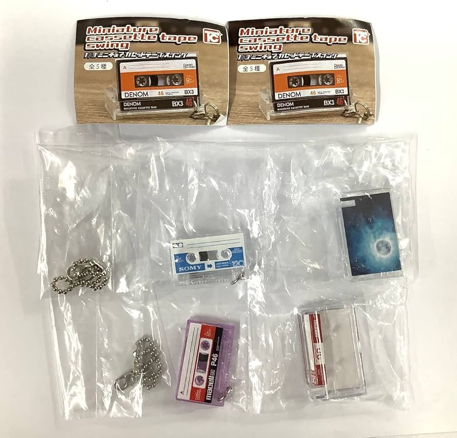 Amazon.co.jp: 袋未開封 1/3 ミニチュアカセットテープスイング 2種