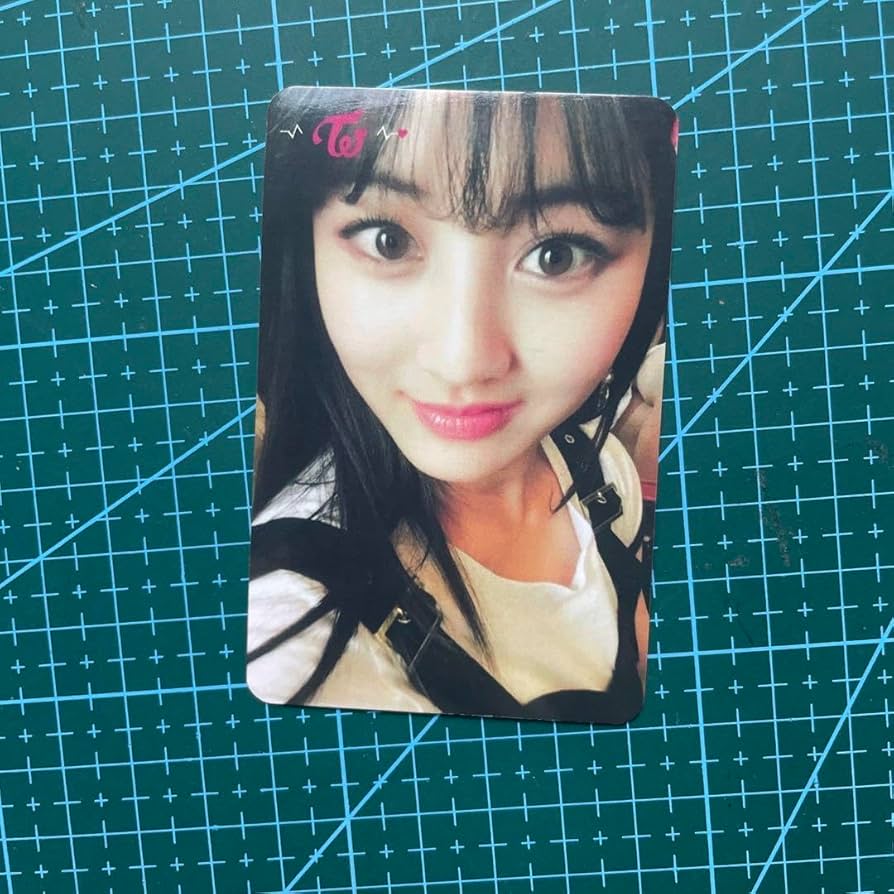 Amazon.co.jp: TWICE ジヒョ SIGNAL 事前収録 サノク 特典 トレカ