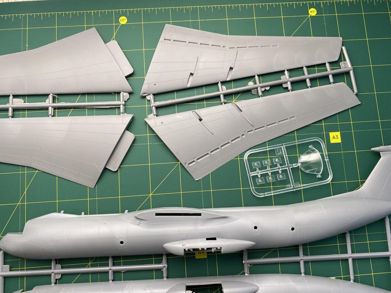 Amazon.com: Roden 325 – Model Kit Lockheed C-141B Starlifter