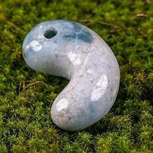 Amazon | （入コン沢）糸魚川天然翡翠 勾玉 青色 日本国石 縄文の