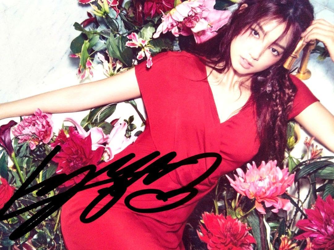 パクシネ 直筆サイン入り写真集 パクシネ 直筆サイン入り写真集 【公式