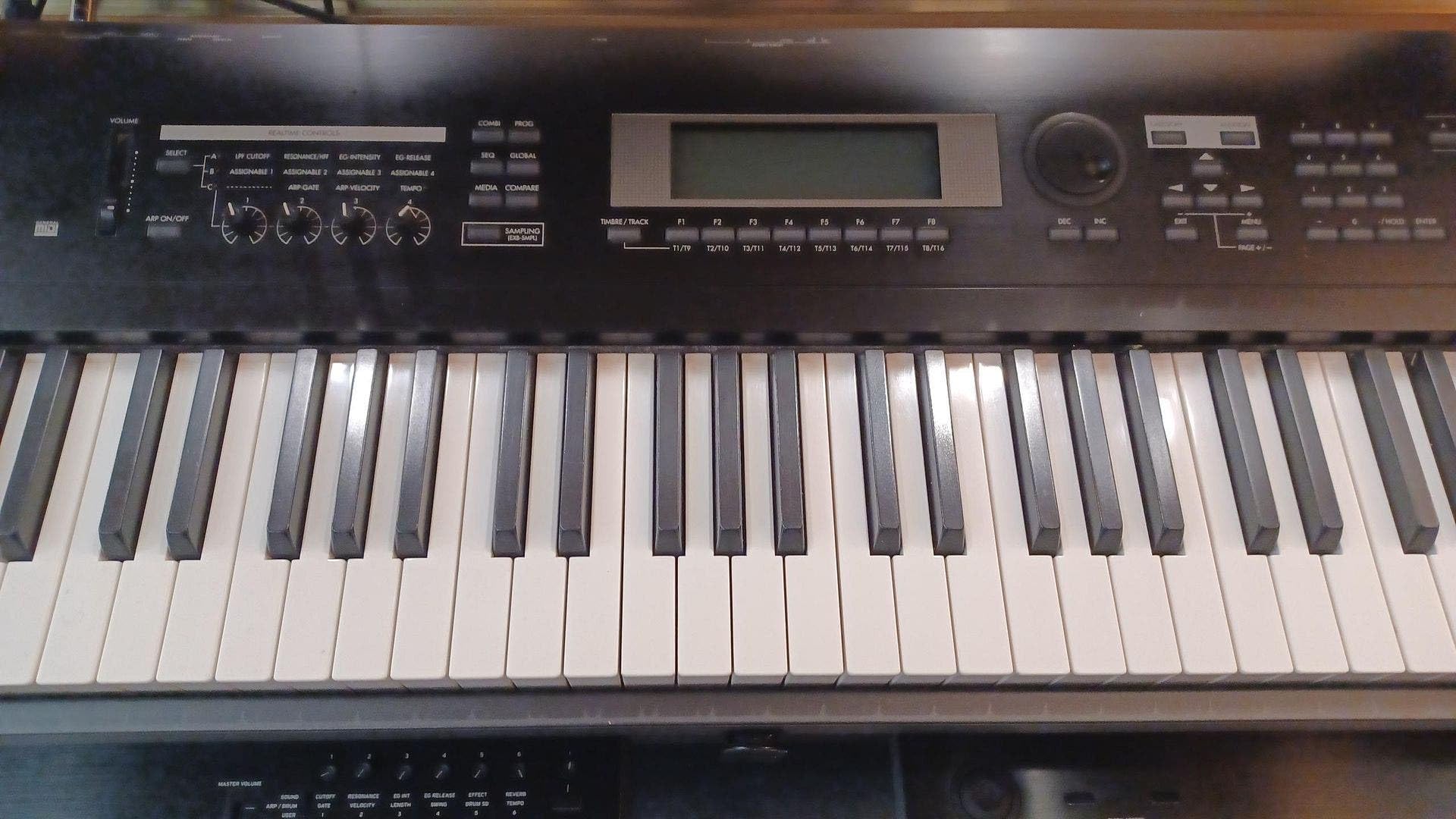 Amazon | KORG-TR61 | シンセサイザー | 楽器・音響機器