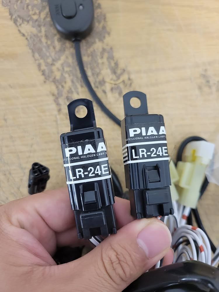 Amazon.co.jp: PIAA 配線ハーネス 525/550用 LR-24E (34400