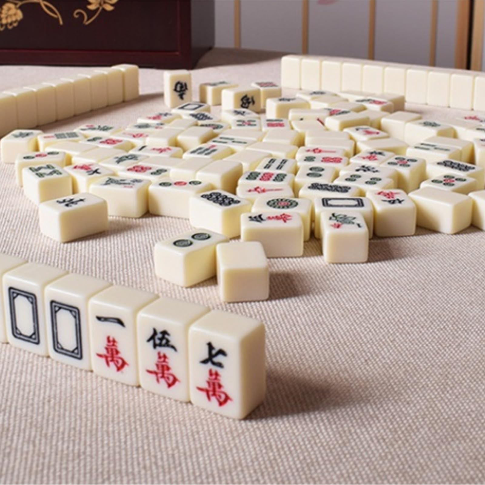 Amazon.co.jp: 麻雀牌 マージャンパイ 144 タイル麻雀セットファミリー