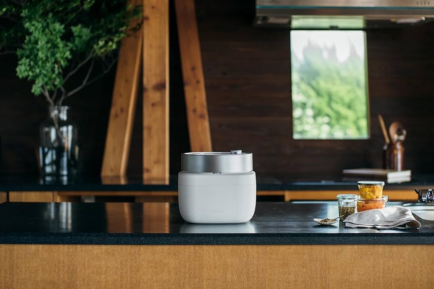 Amazon | バルミューダ ザ・ゴハン ホワイト 3合炊き 電気炊飯器