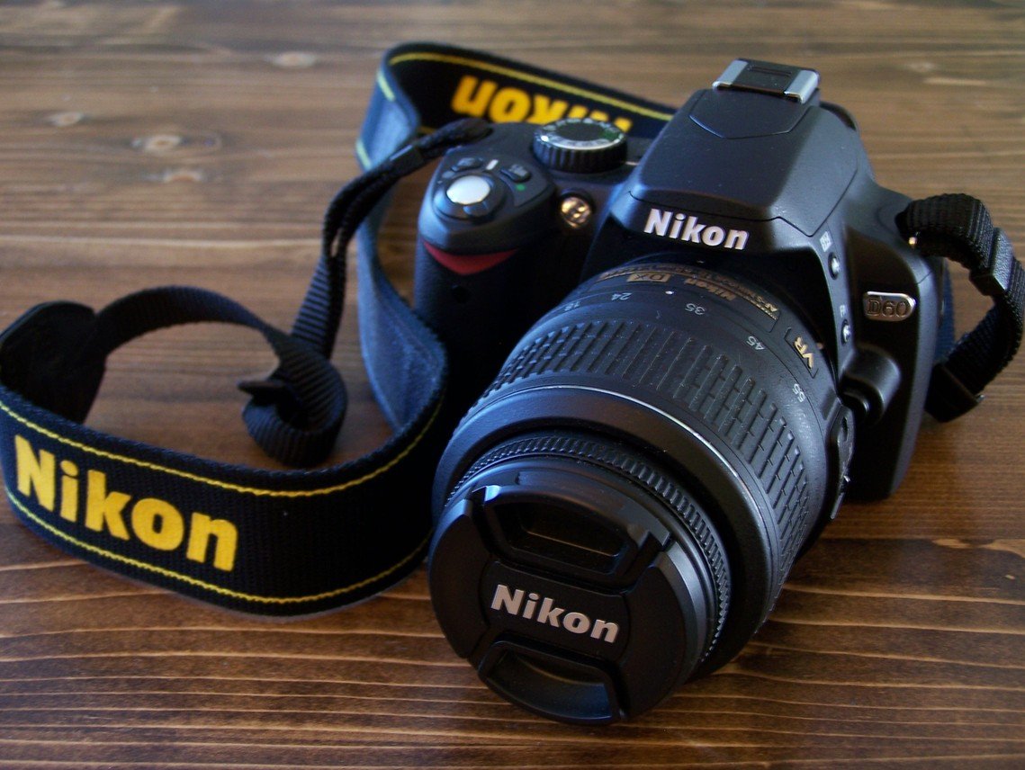 Amazon.co.jp: Nikon D60 10.2MP デジタル一眼レフカメラ 18-55mm f