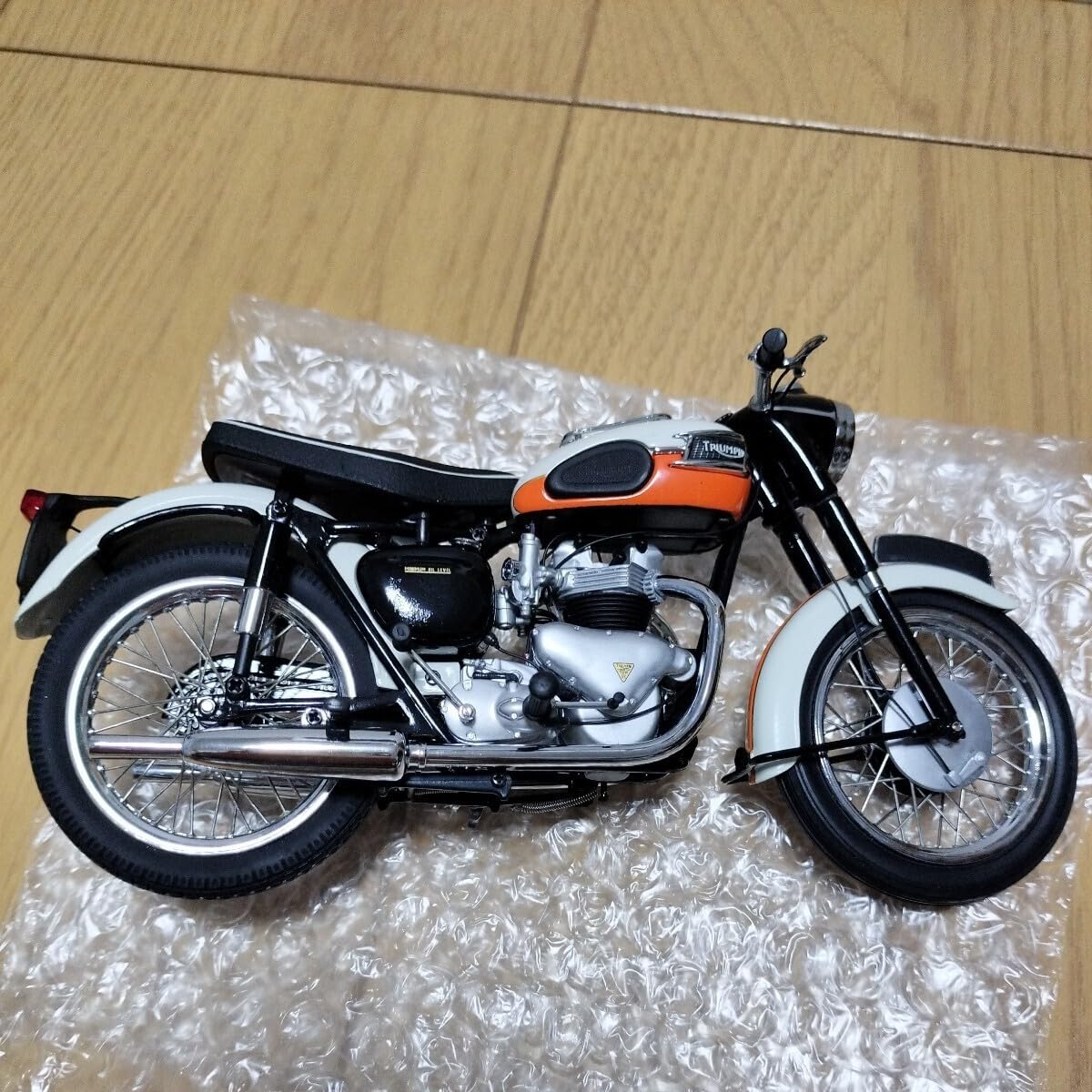 Amazon.co.jp: MINICHAMPS 1/12 Triumph Bonneville 650 T120 1959