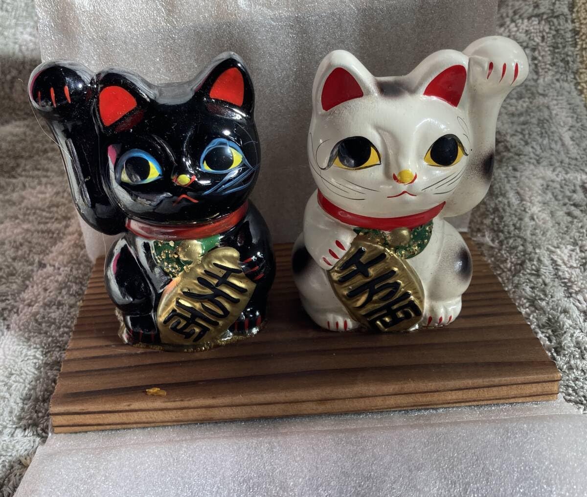 Amazon.co.jp: 超貴重昭和レトロアンティーク[木製台座付白黒ペア