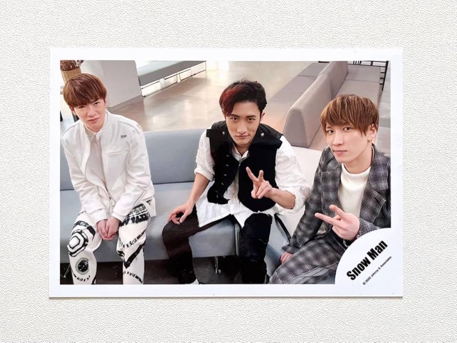 Amazon.co.jp: SnowMan 公式写真 タイ オフショ 深澤辰哉 岩本照 渡辺