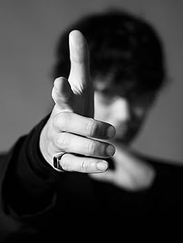 Amazon.co.jp: 綾野剛×操上和美 肖像作品集『Portrait』特製ポスト