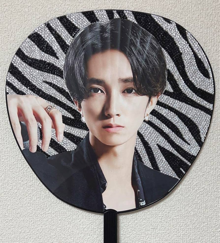 Amazon.co.jp: SixTONES 田中樹 公式団扇 ストーンデコ : ホーム＆キッチン