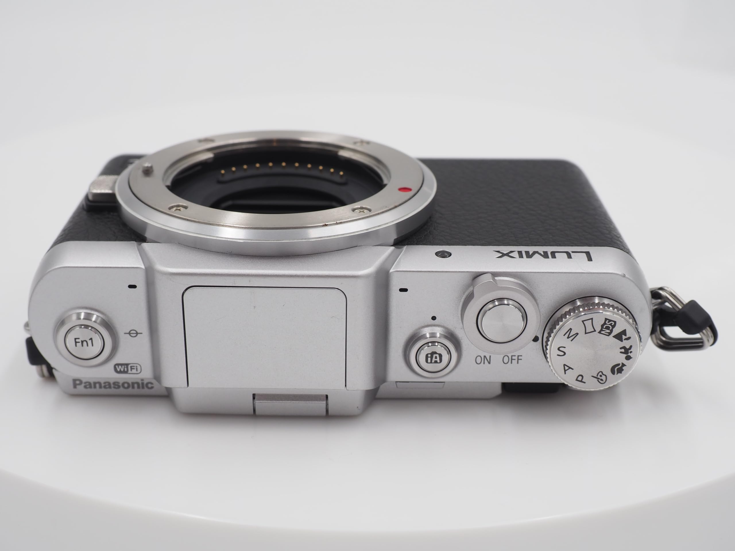 Amazon | Panasonic ミラーレス一眼カメラ DMC-GF7 ボディ単体