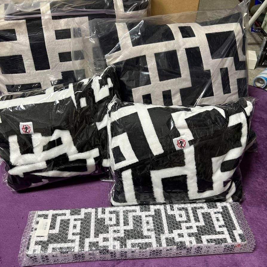 布袋寅泰 25thツアー限定大型G柄ブランケット！ 【公式通販】