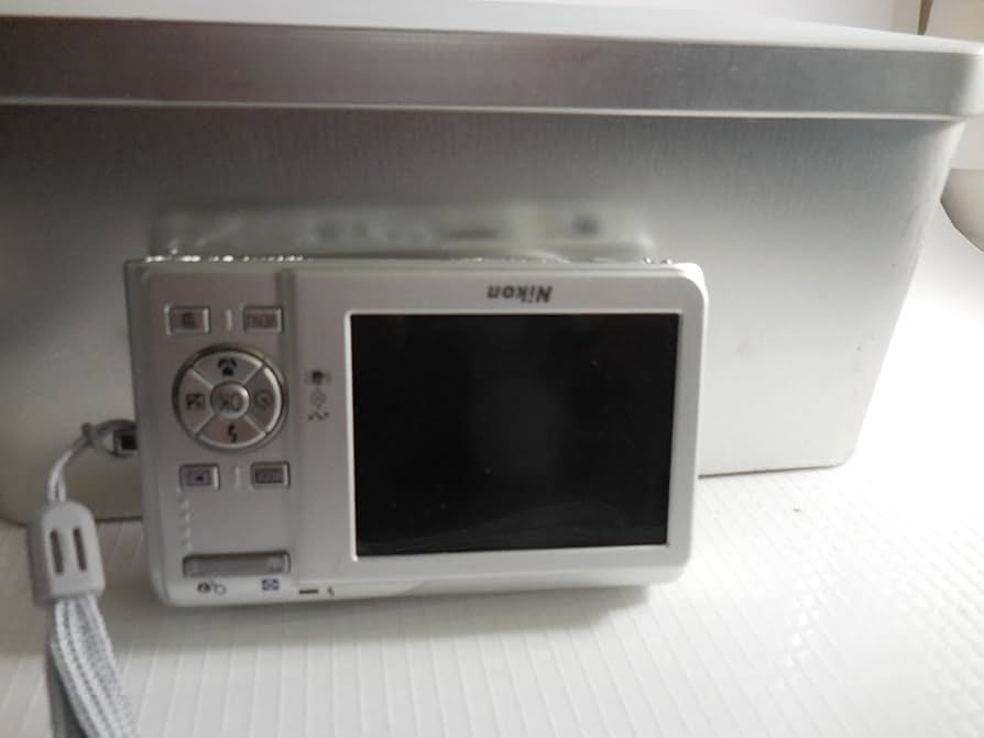 Amazon.com : Nikon Coolpix S200 7.1MP Digital Camera with 3x