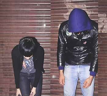 Amazon.co.jp: Crystal Castles: ミュージック