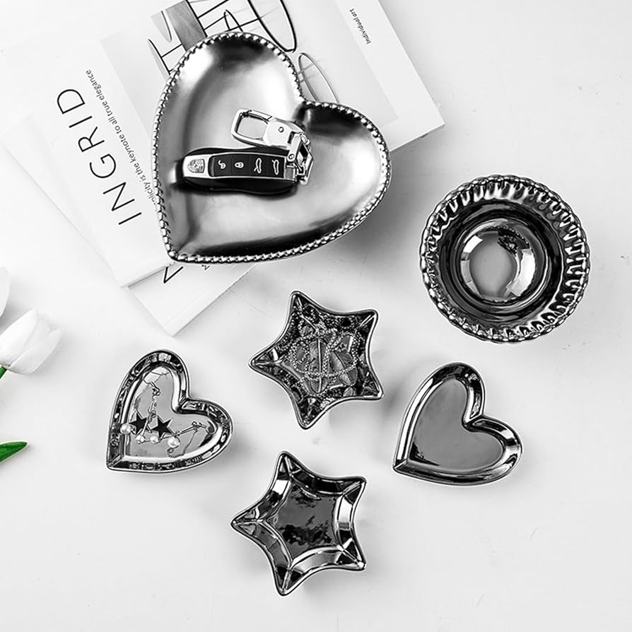 Amazon｜収納用アクセサリートレイ シルバー ins風 星形 4個セット