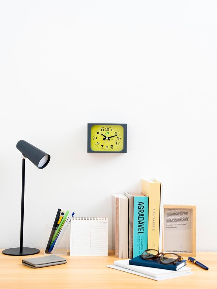 Amazon.co.jp: JR東日本 みどりの駅時計BOOK【6月末重版（3刷