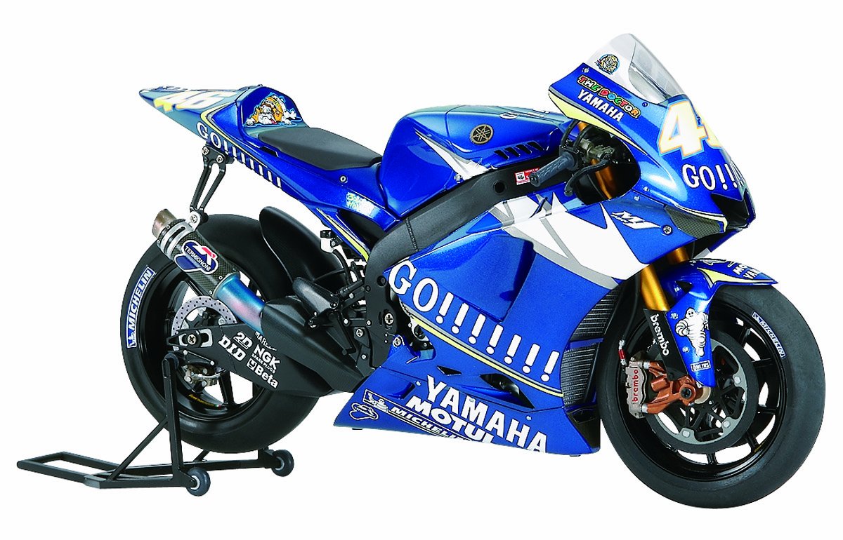 Amazon.com: 2005 Yamaha YZR-M1 Racing Motorcycle 1/12 Tamiya