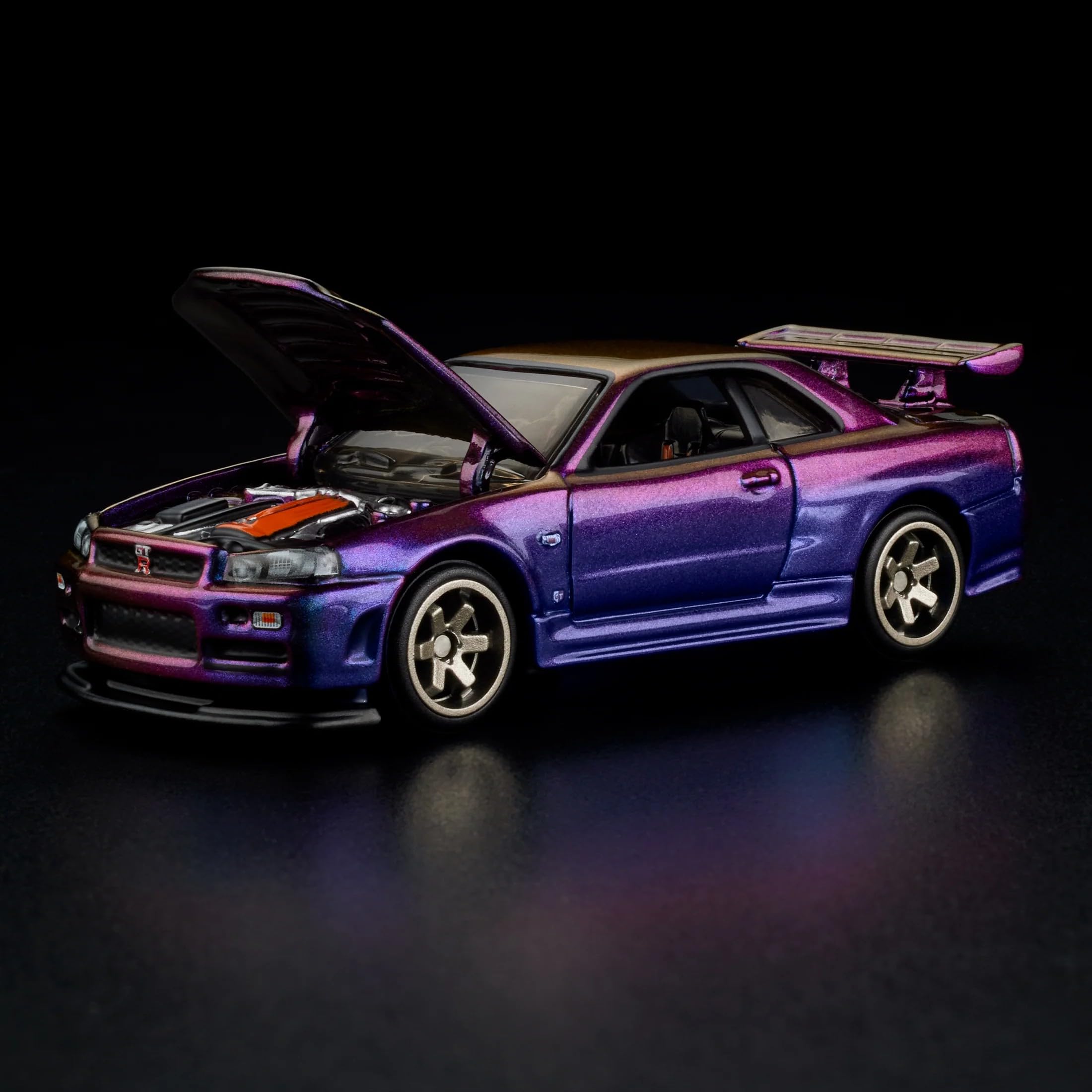 Amazon.com: Hot Wheels Nissan Skyline GT-R BNR34 Collectors RLC